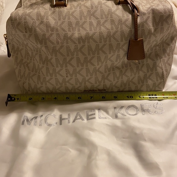 Michael Kors Purse - Picture 8 of 9